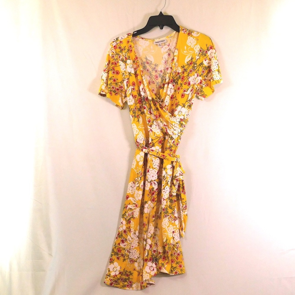 Shelby & Palmer Yellow Floral Wrap Dress Short Sleeve V-Neck Knee Length Sz 12